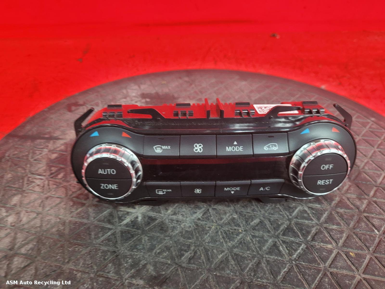 View Auto part Heater/AC Controller Mercedes A Class 2016