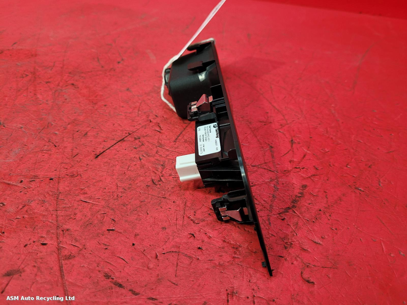 View Auto part Elect. Window Switch Vauxhall Astra 2023