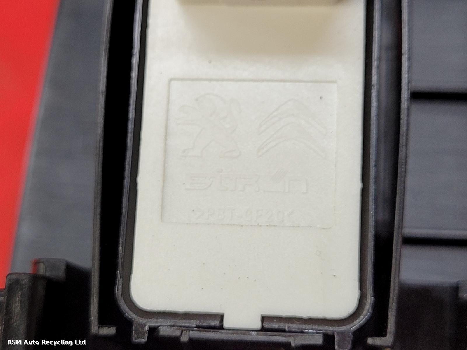 View Auto part Elect. Window Switch Vauxhall Astra 2023