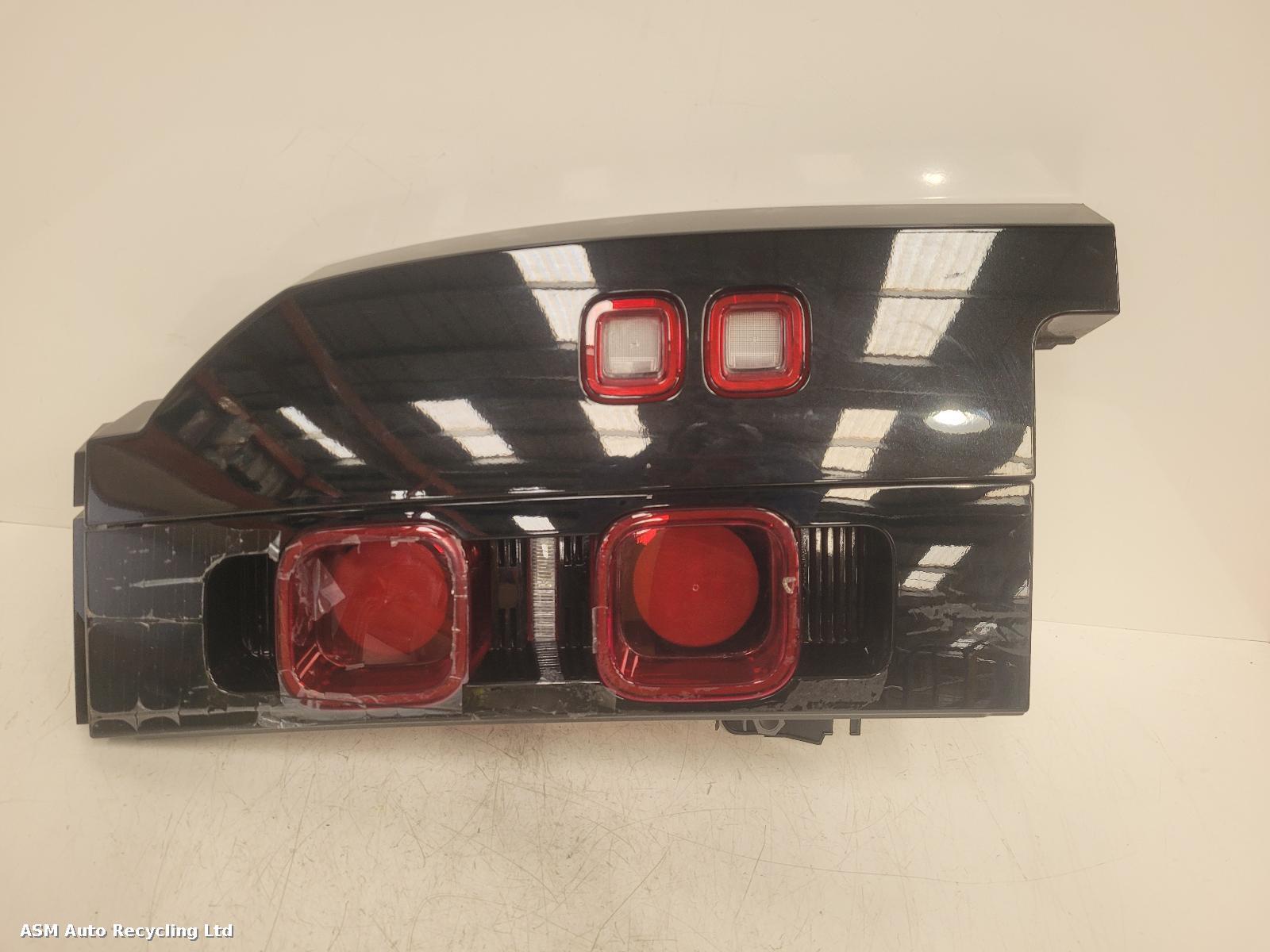 View Auto part R Taillight Land Rover Defender 2024
