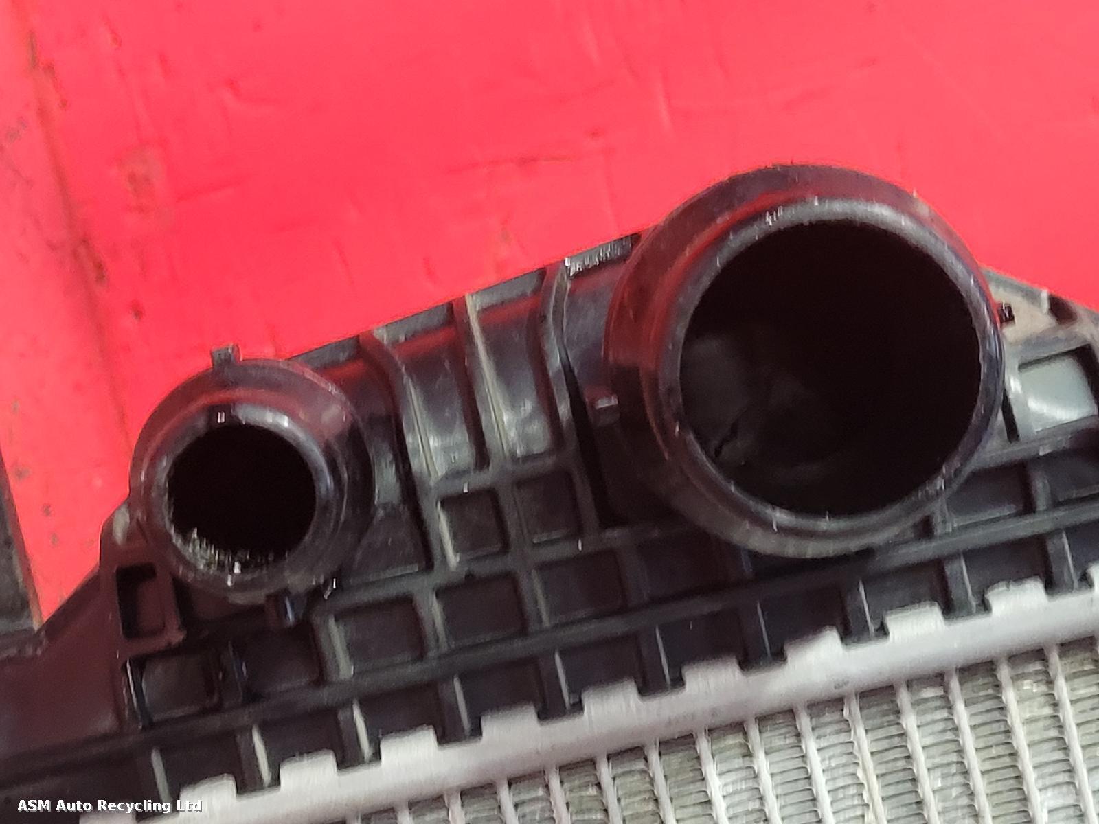 View Auto part Radiator Land Rover Range Rover Sport 2024
