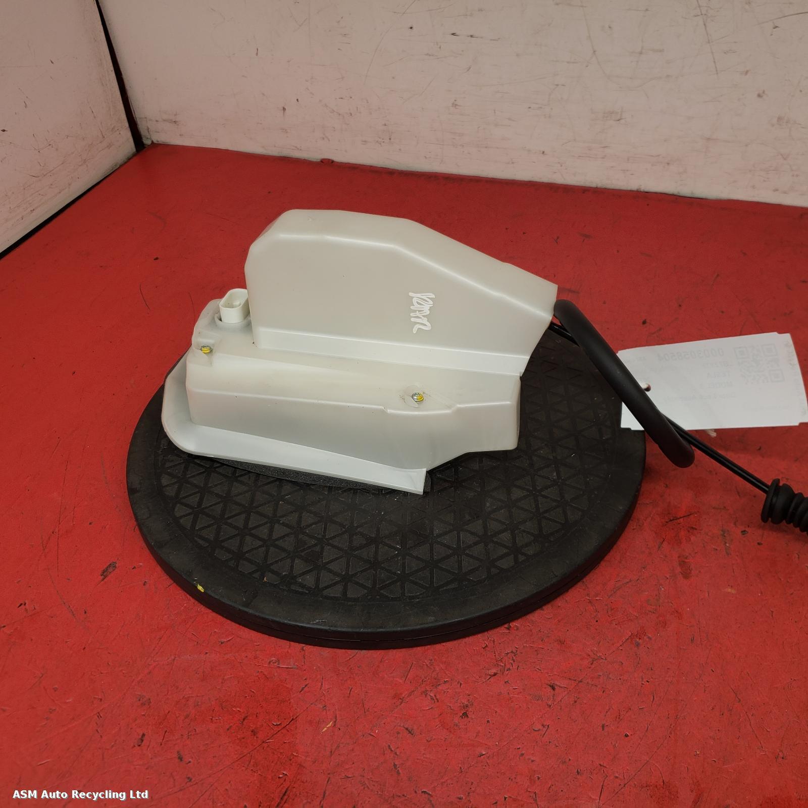View Auto part Door Lock Assembly Tesla Model 3 2022