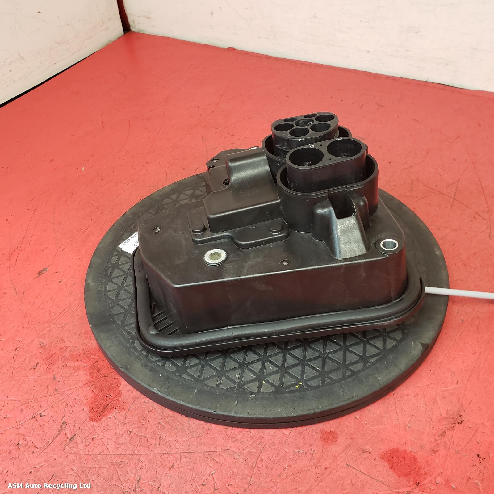 View Auto part Misc Tesla Model 3 2022