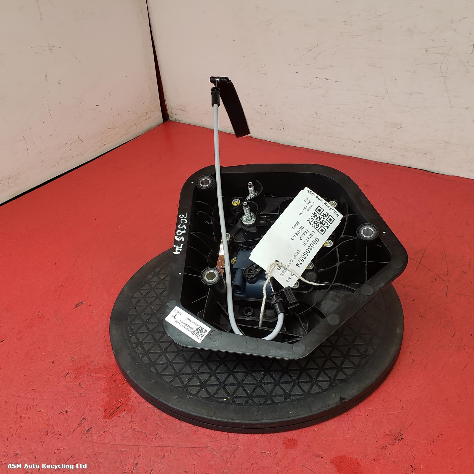 View Auto part Misc Tesla Model 3 2022