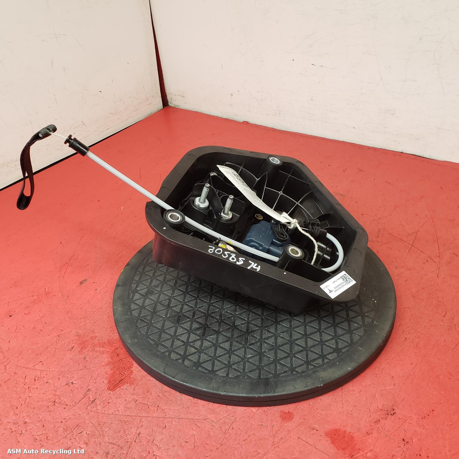 View Auto part Misc Tesla Model 3 2022