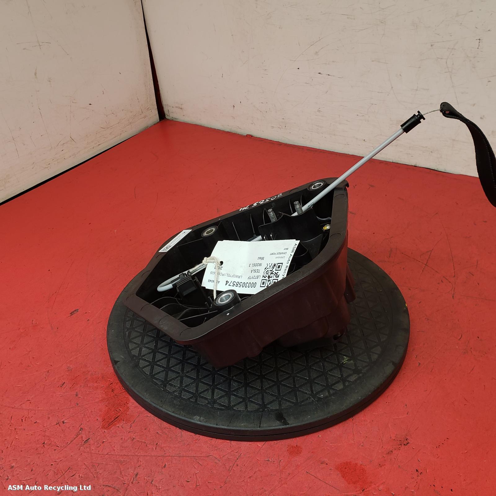 View Auto part Misc Tesla Model 3 2022