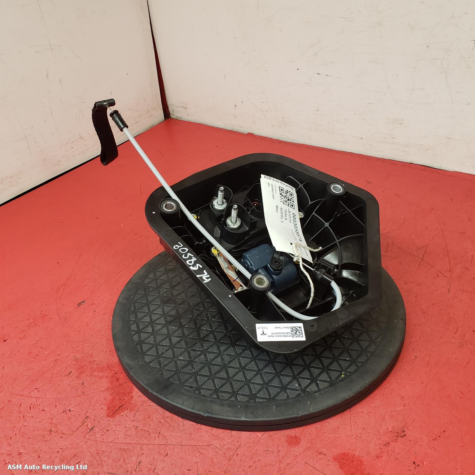 View Auto part Misc Tesla Model 3 2022