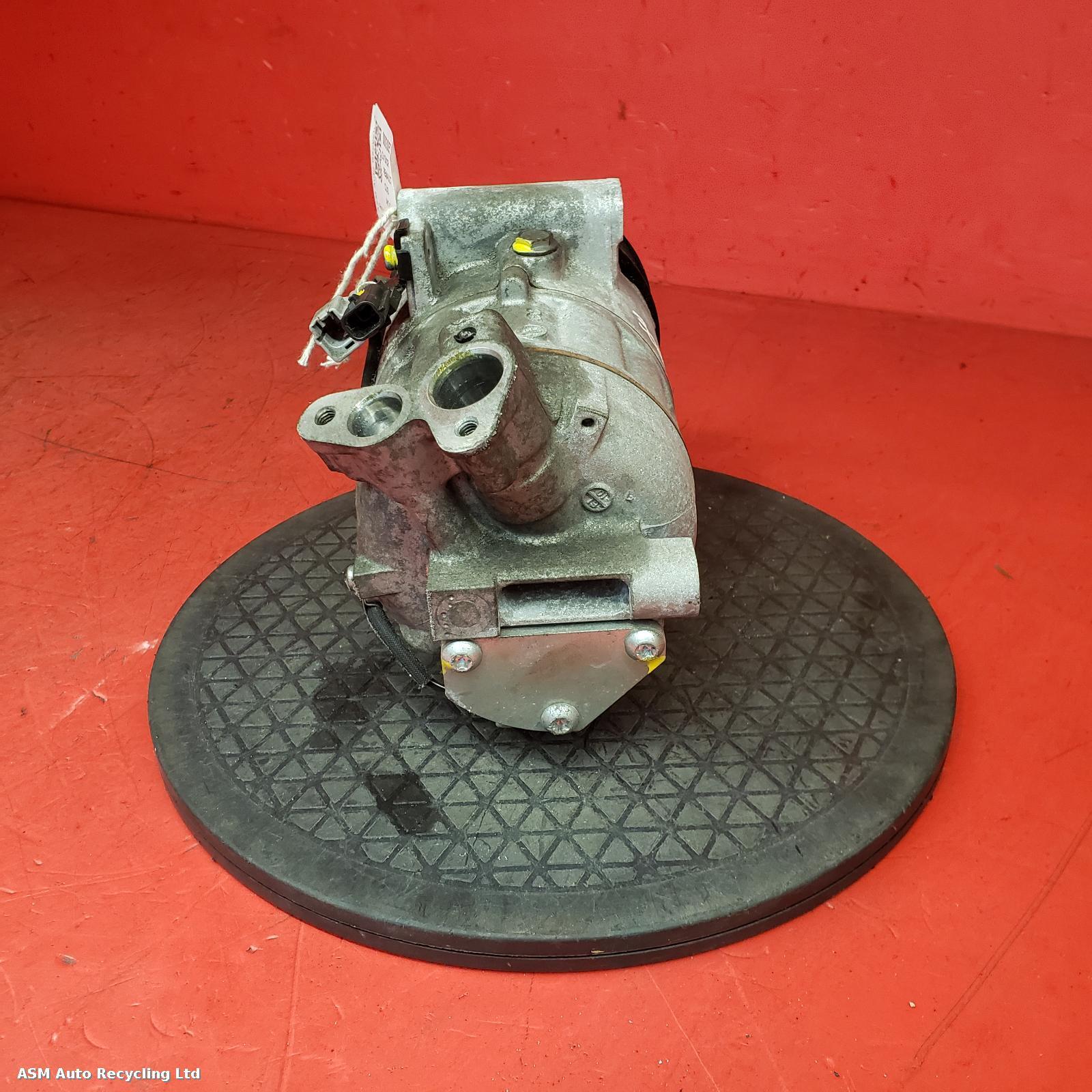 View Auto part Compressor Renault Clio 2015