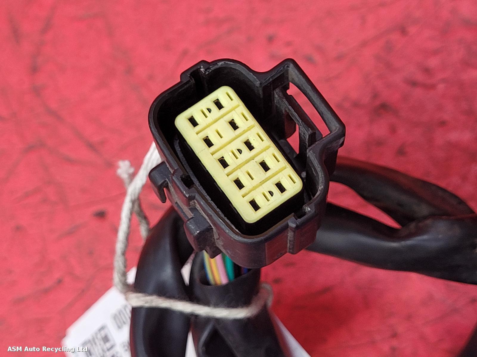 View Auto part RH Switch Gear Zontes T310  2022