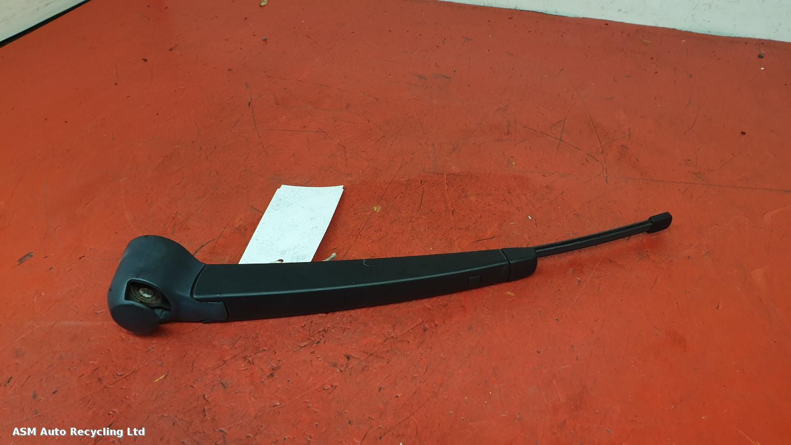 View Auto part Wiper Arm Volkswagen Scirocco 2015