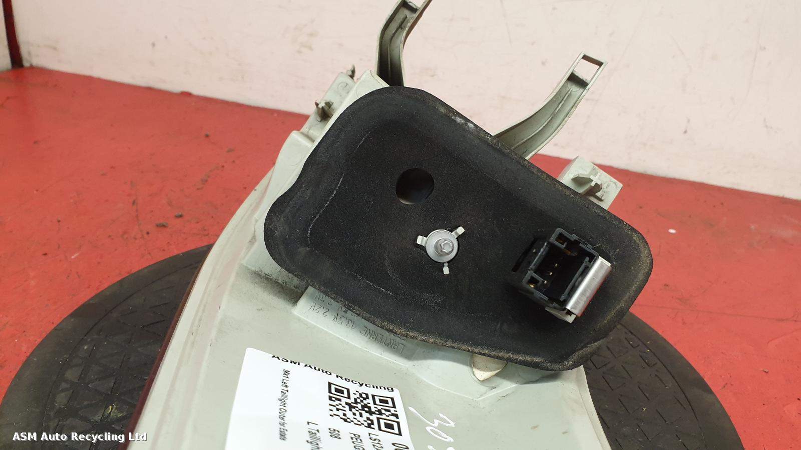 View Auto part L Taillight Peugeot 508 2012