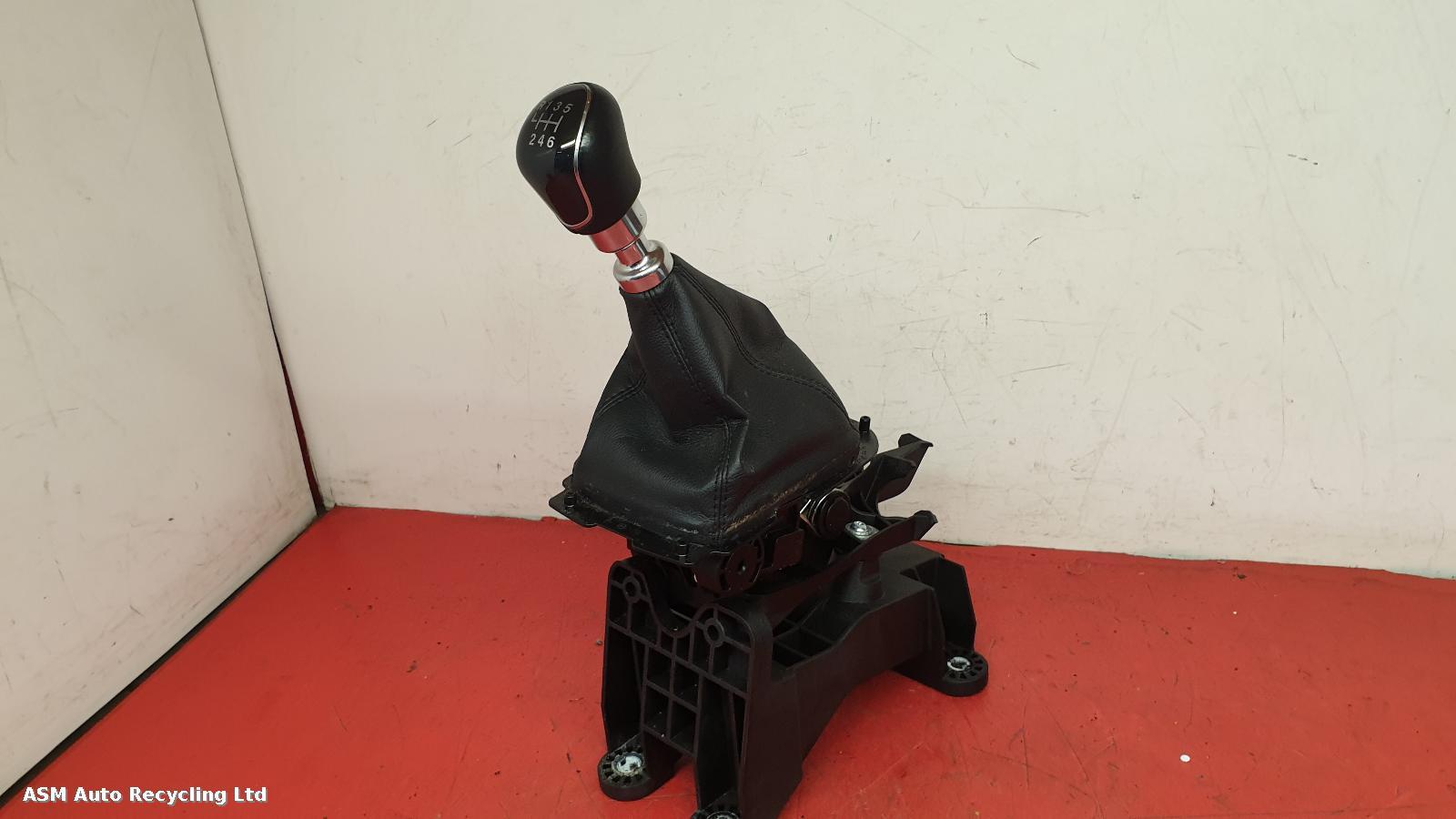 View Auto part Gear Stick/Shifter Ford Ecosport 2018