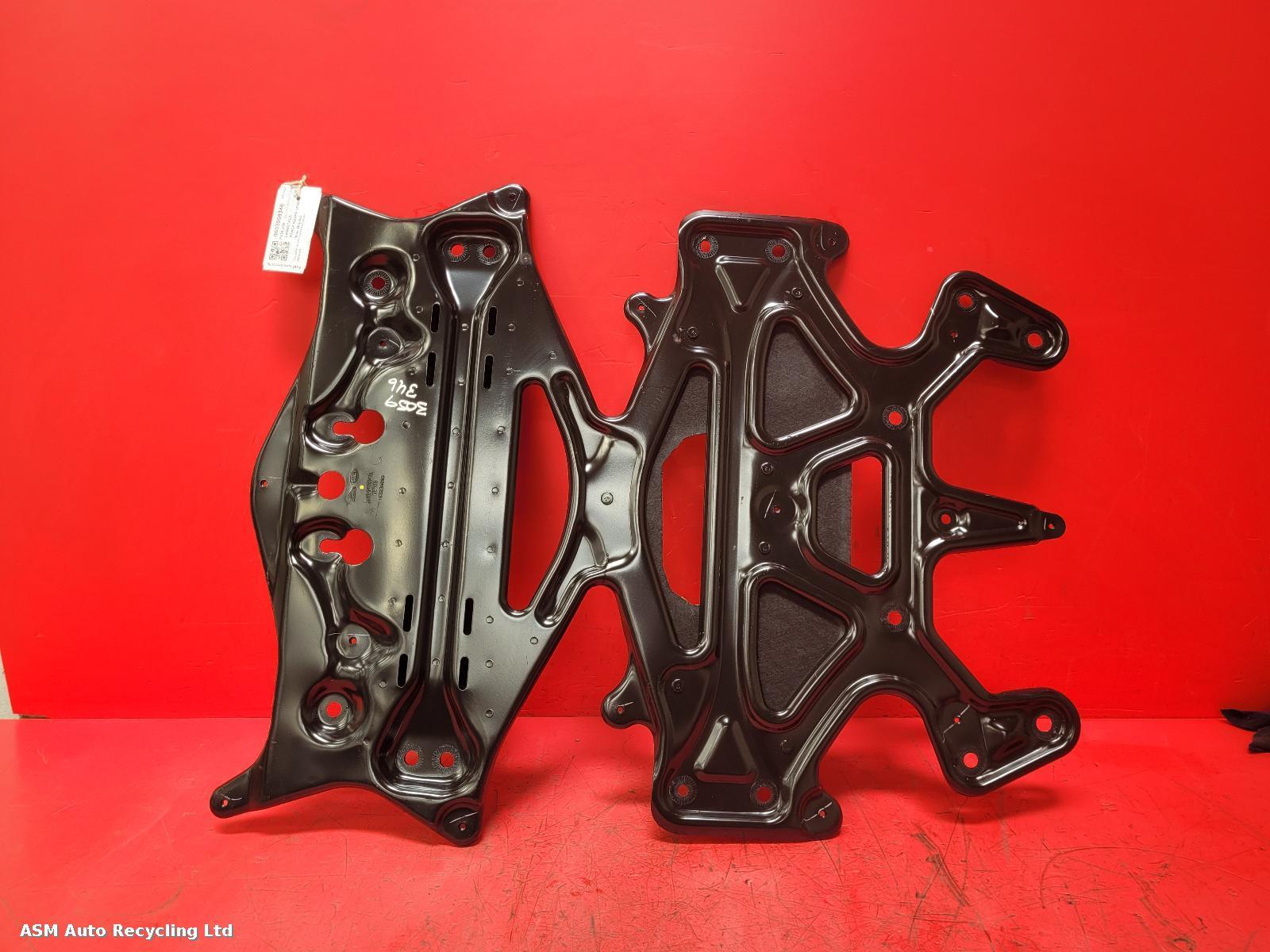 View Auto part Misc Bracket Land Rover Range Rover Sport 2024