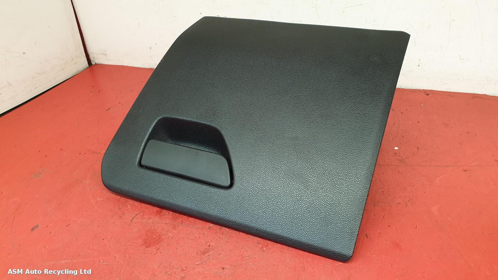 View Auto part Glove Box Ford Ecosport 2018