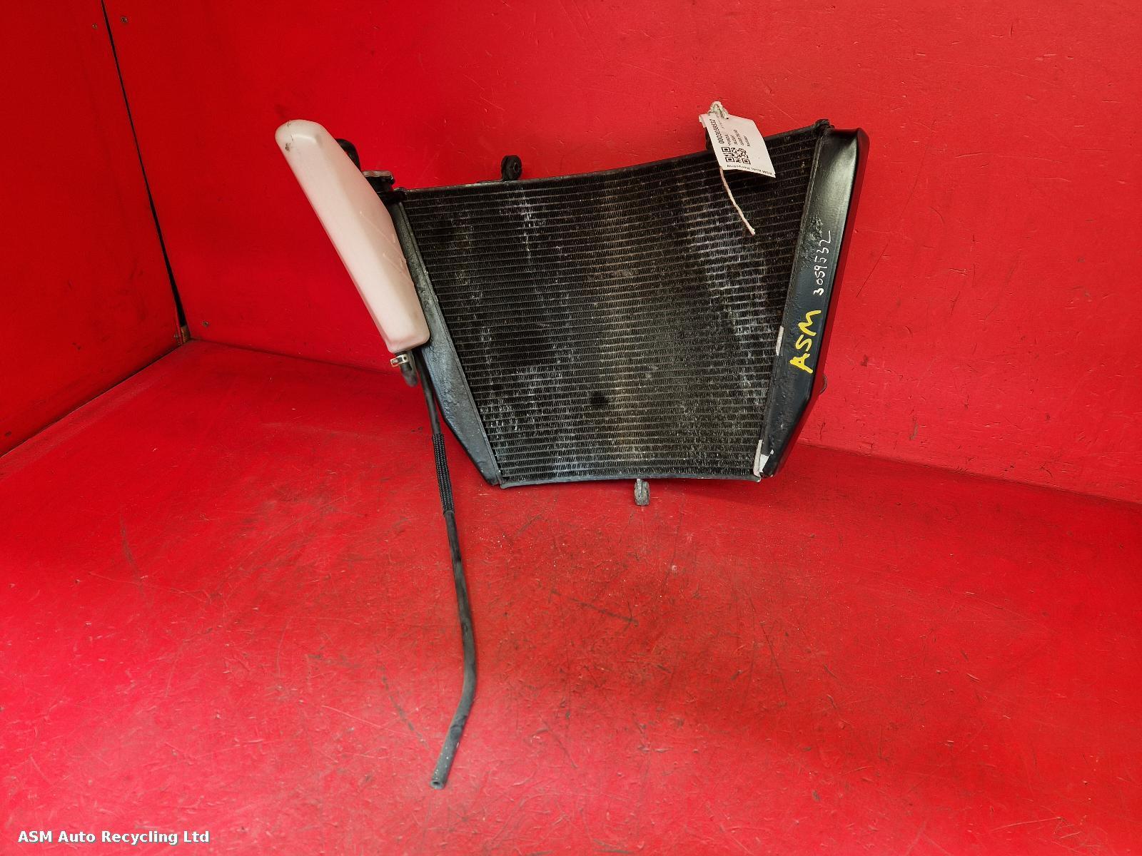View Auto part Radiator Suzuki Gsxr 750 K8 2009