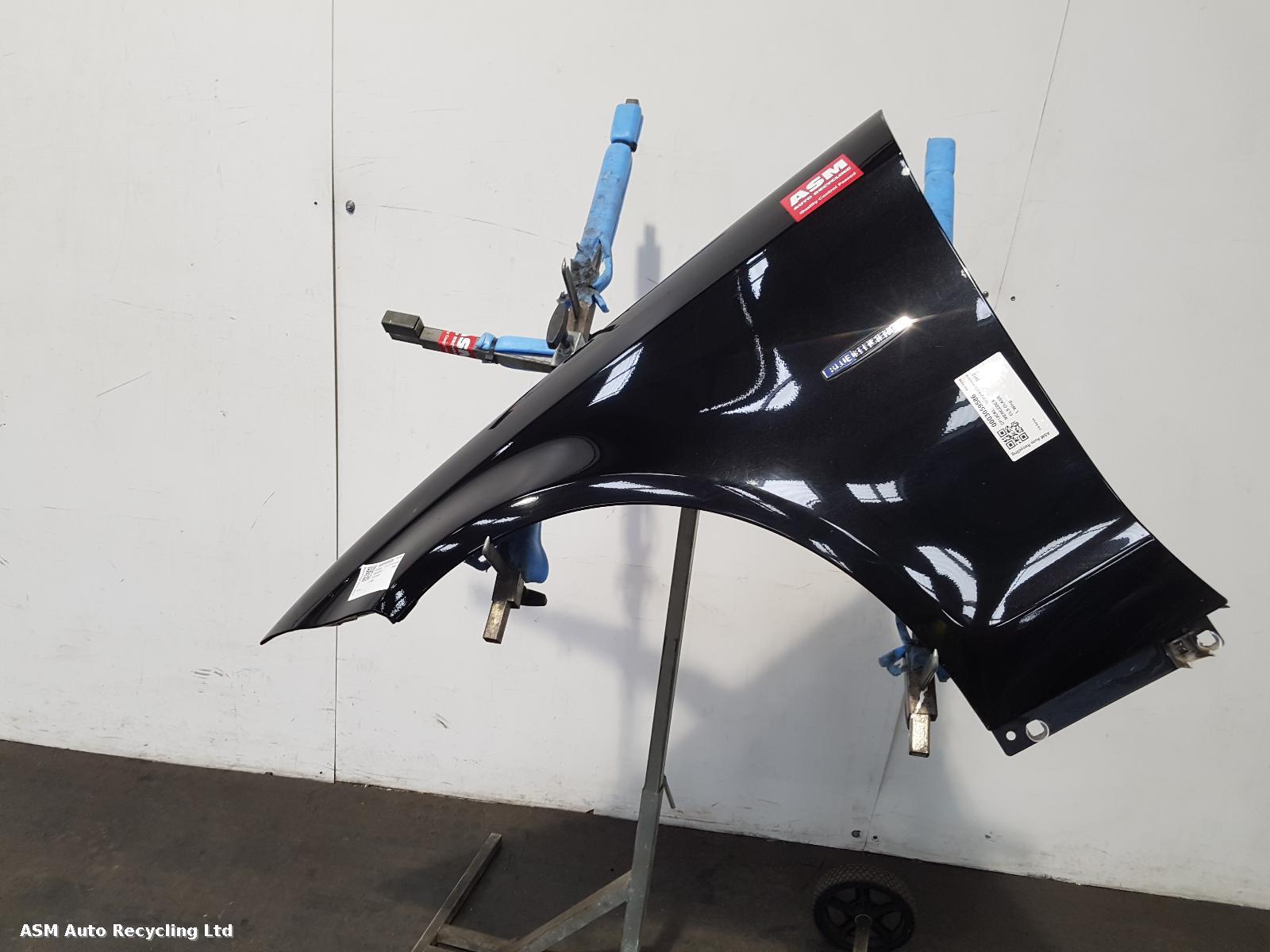 View Auto part L Wing Mercedes Cls Class 2012