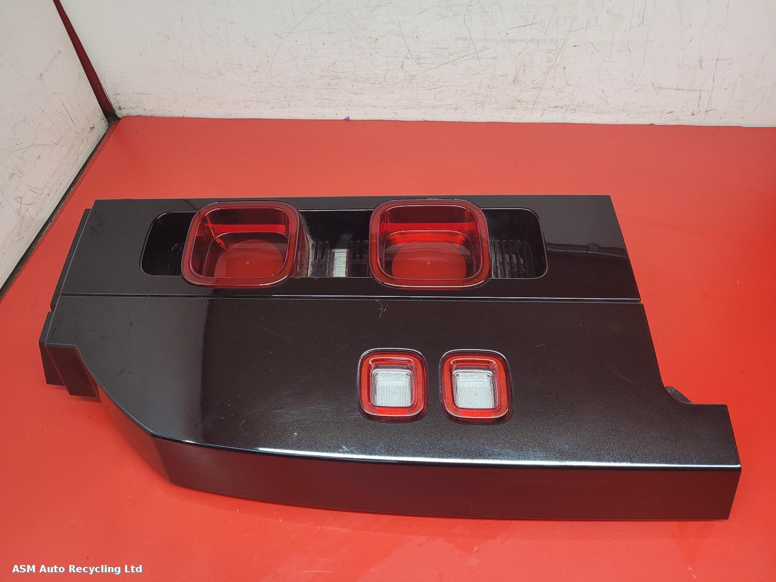 View Auto part L Taillight Land Rover Defender 2021