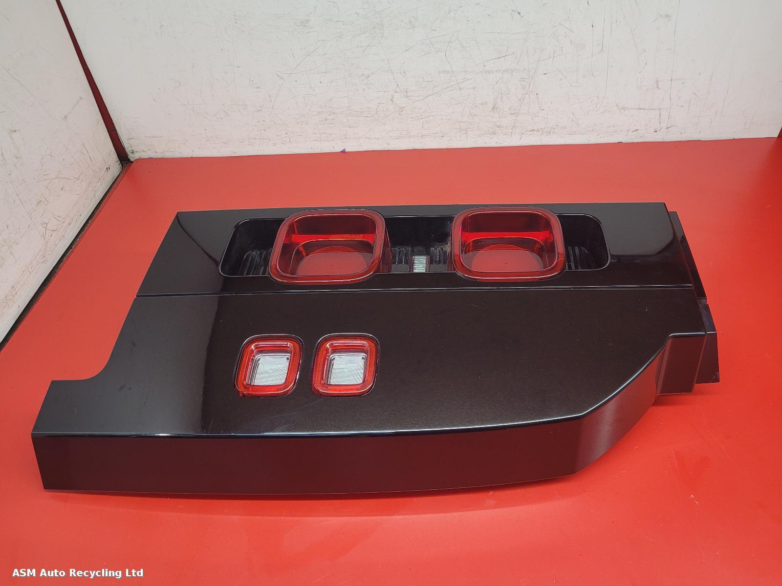 View Auto part R Taillight Land Rover Defender 2021