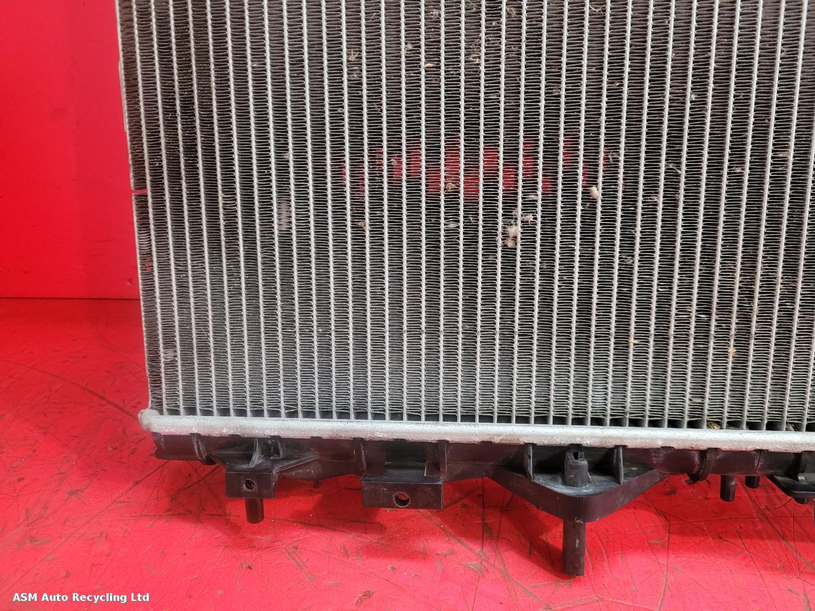 2021 Land Rover Range Rover Sport Radiator View Auto part Radiator Land Rover Range Rover Sport 2021