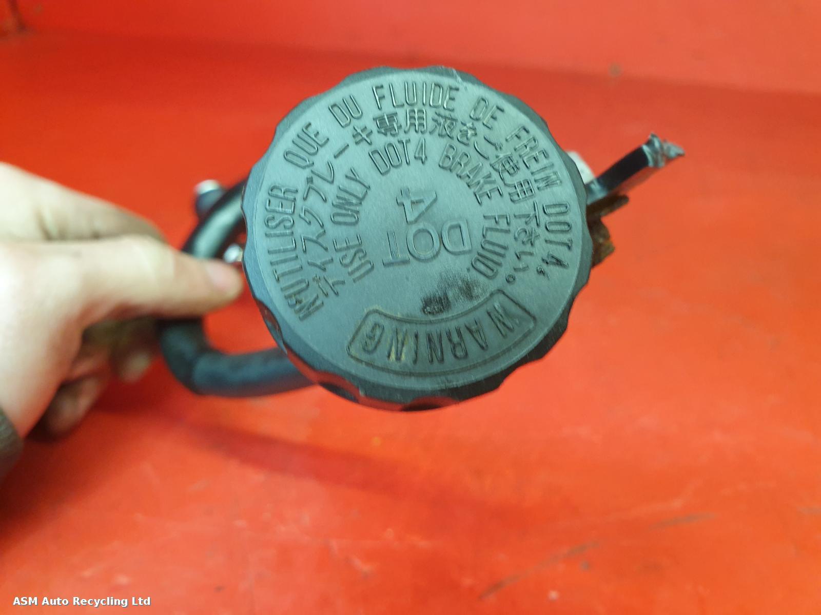View Auto part Master Cylinder Yamaha Yzf R1 2003