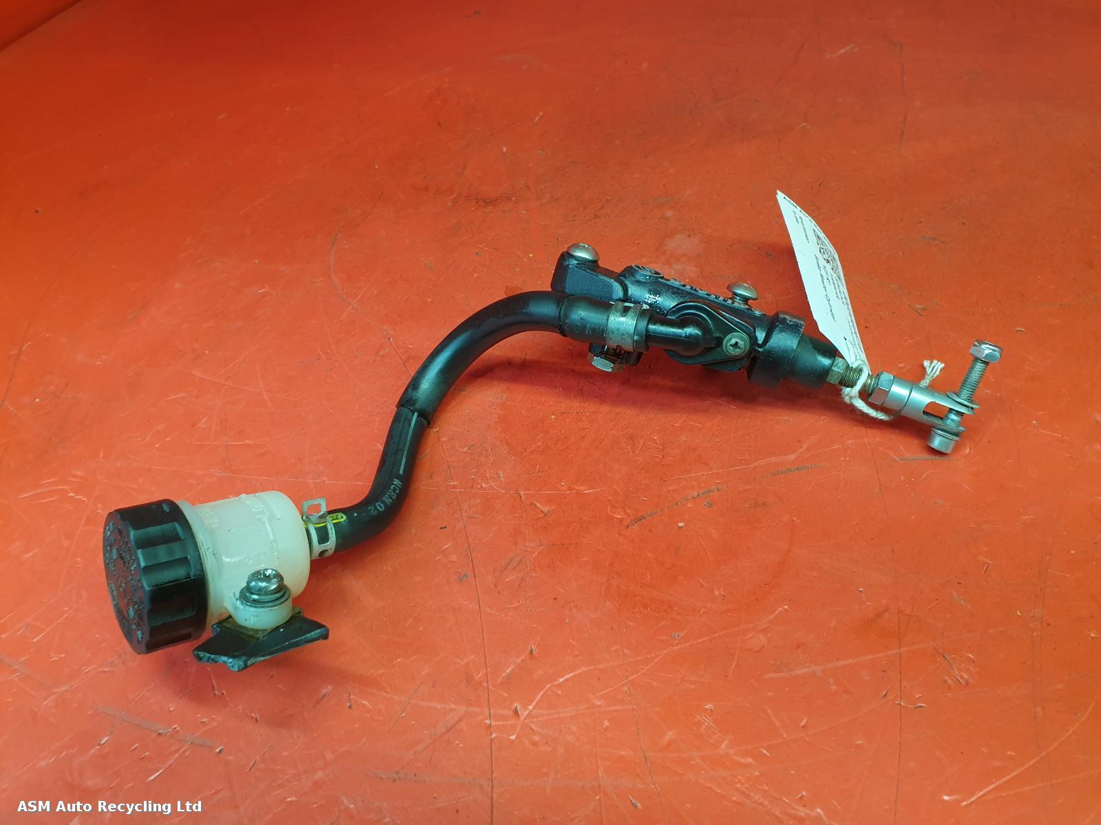 View Auto part Master Cylinder Yamaha Yzf R1 2003
