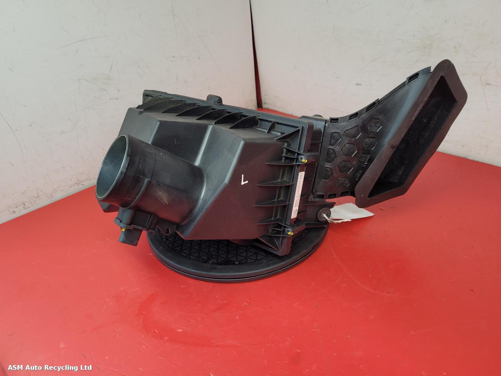 View Auto part Air Cleaner/Box Land Rover Range Rover 2022
