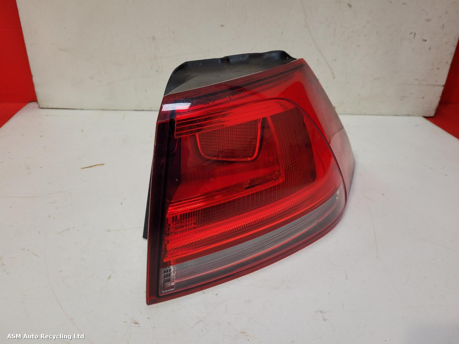 View Auto part R Taillight Volkswagen Golf 2015