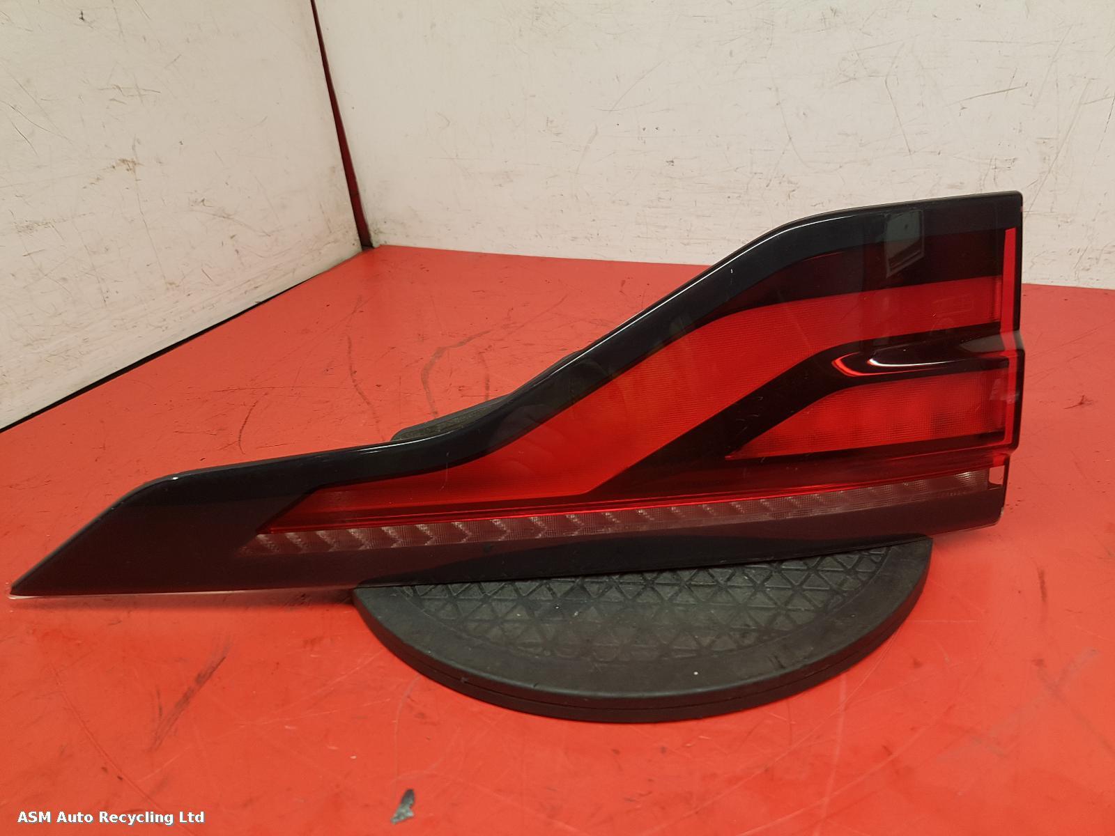 View Auto part R Taillight Land Rover Discovery 2021
