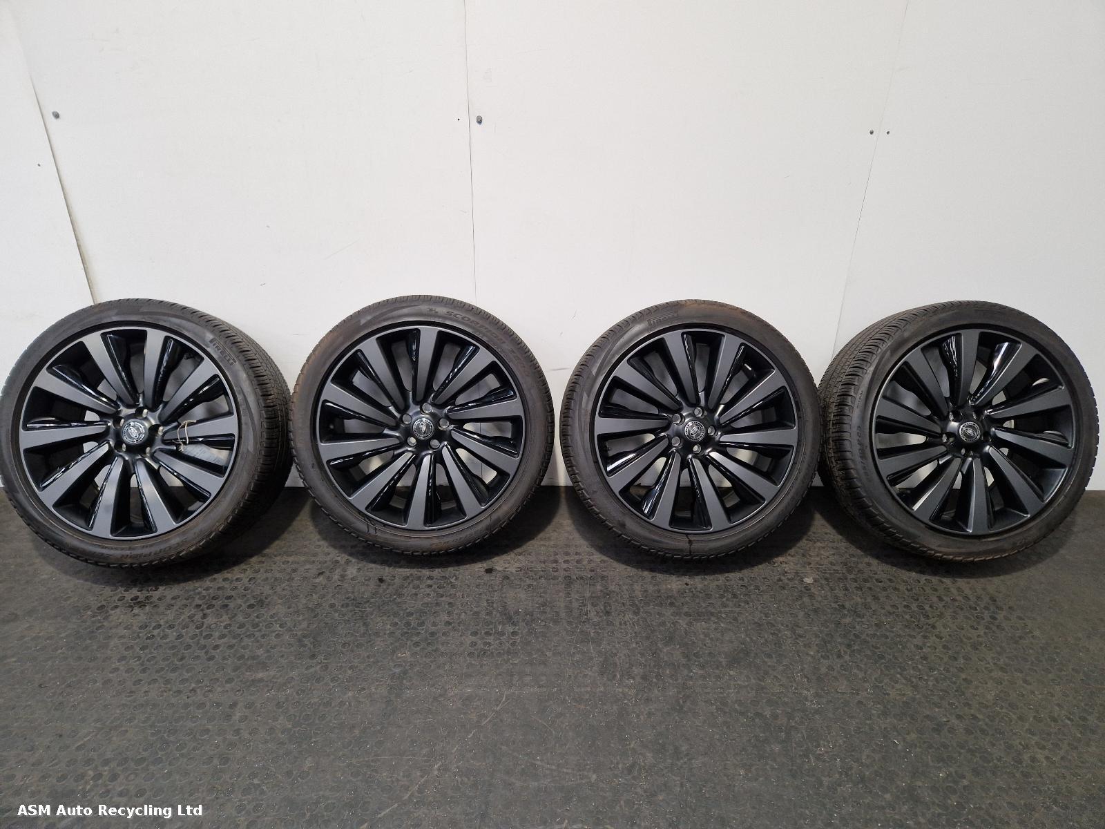 View Auto part Wheel Set Land Rover Range Rover 2023