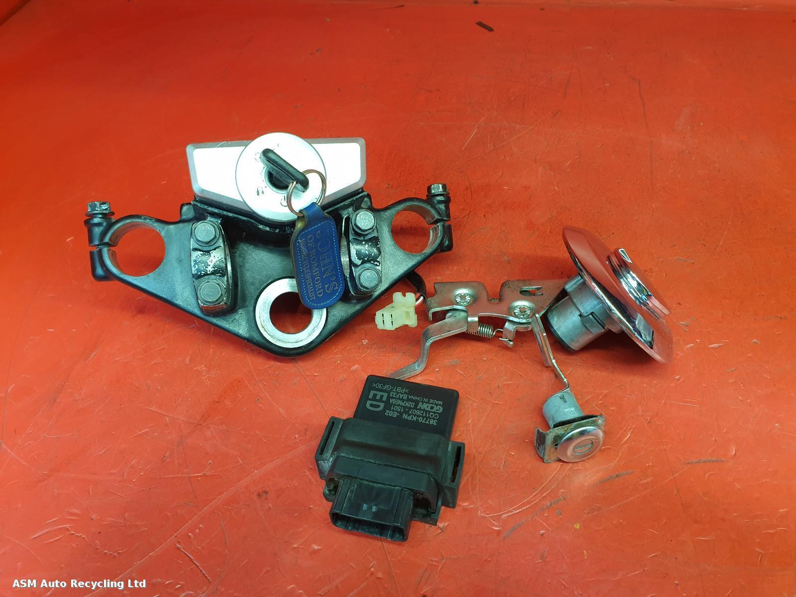 View Auto part Comp.Lock Set + Keys Honda Cb 125 2017