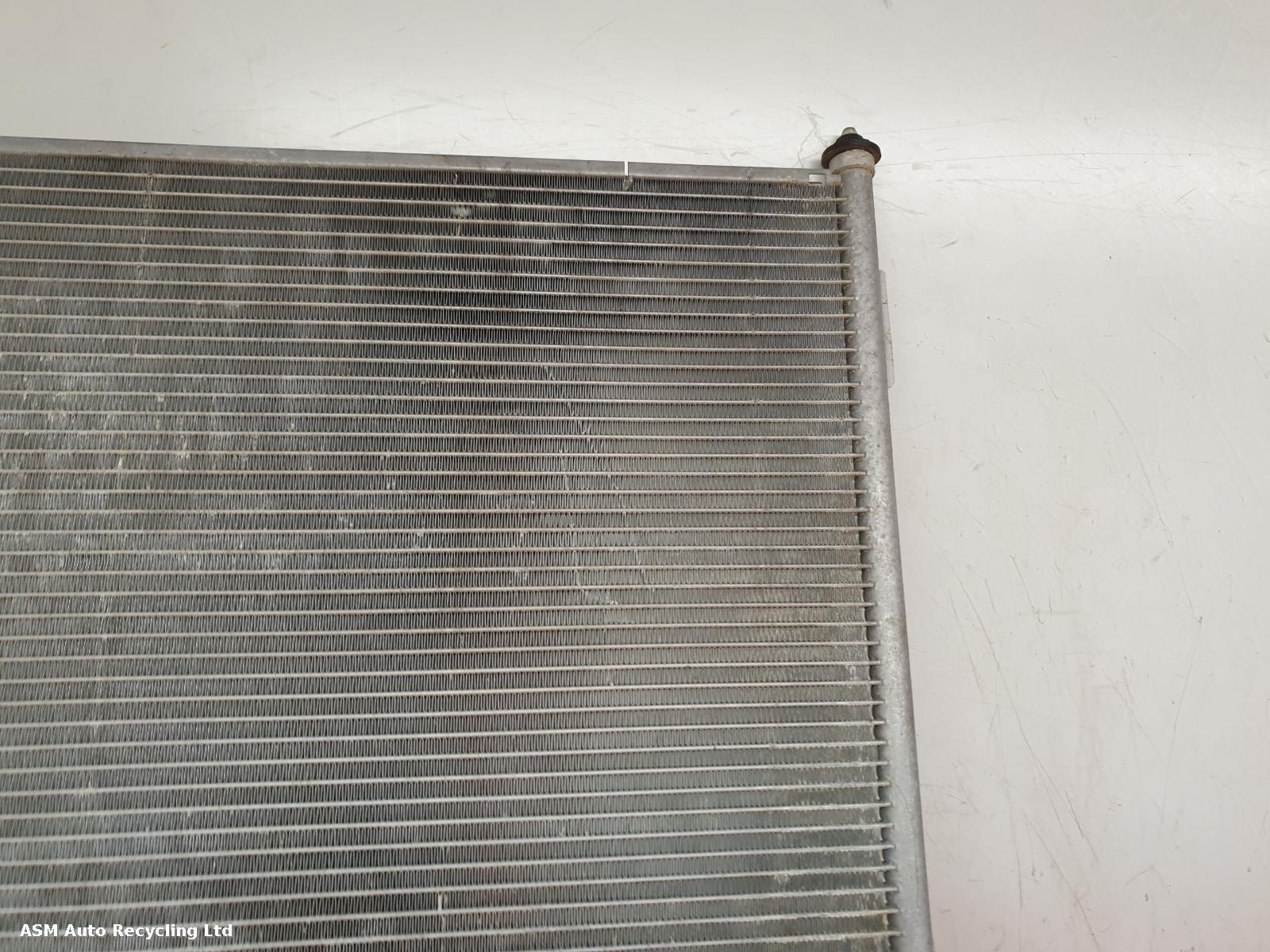 View Auto part Radiator Land Rover Defender 2023