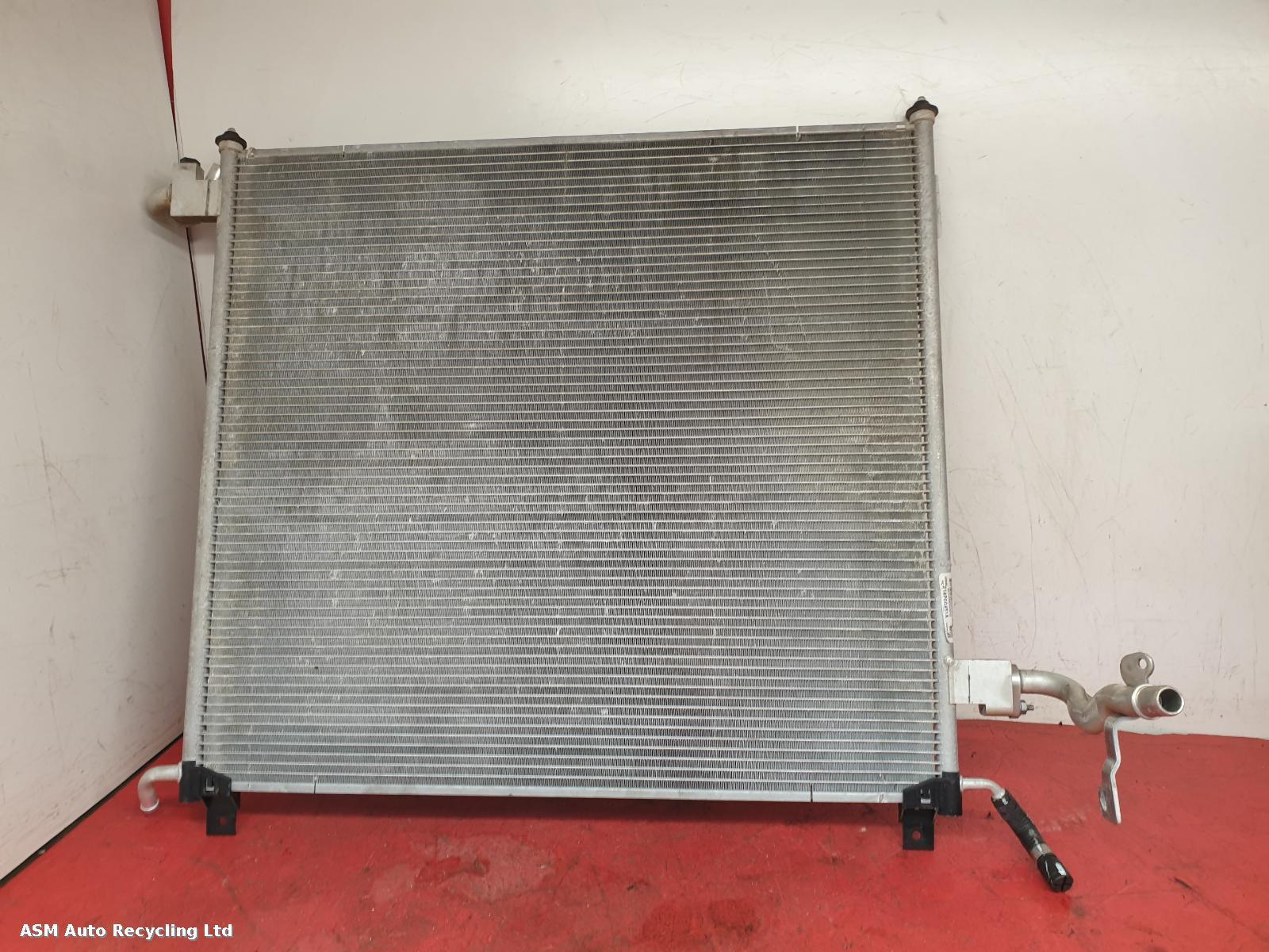 View Auto part Radiator Land Rover Defender 2023