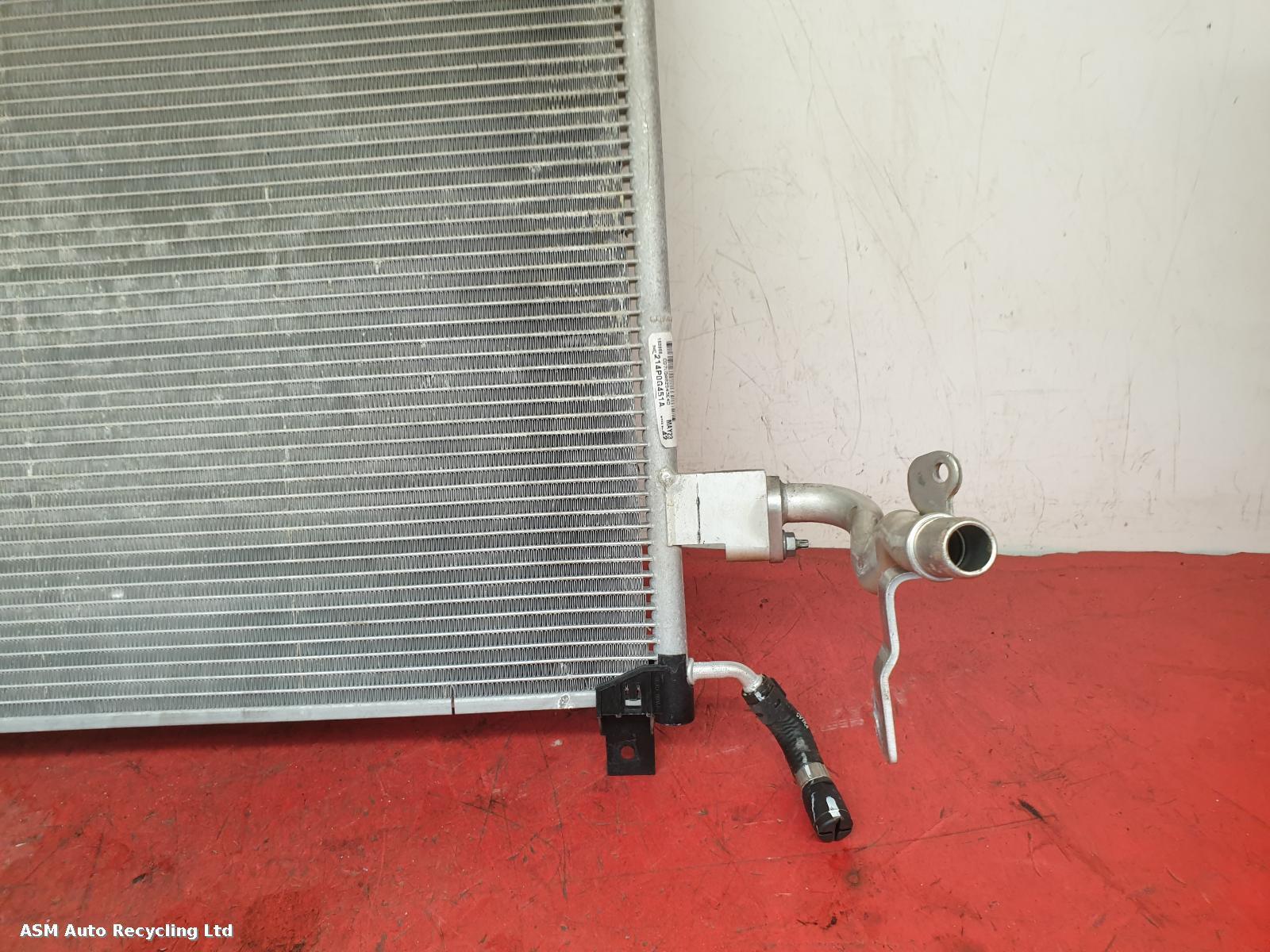 View Auto part Radiator Land Rover Defender 2023