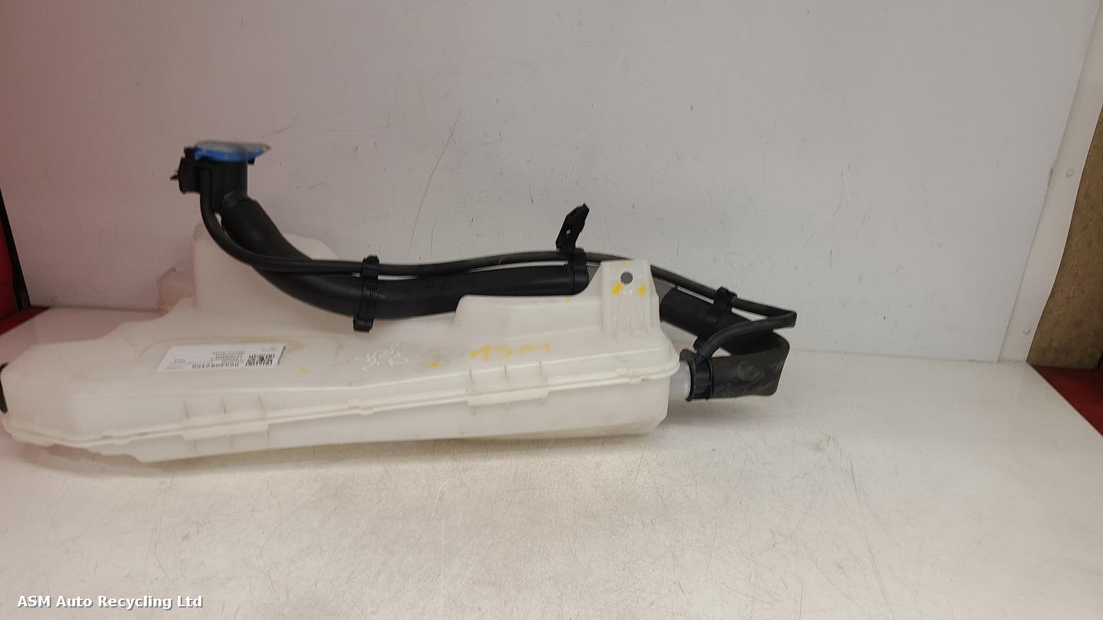 View Auto part Washer Bottle Land Rover Defender 2023