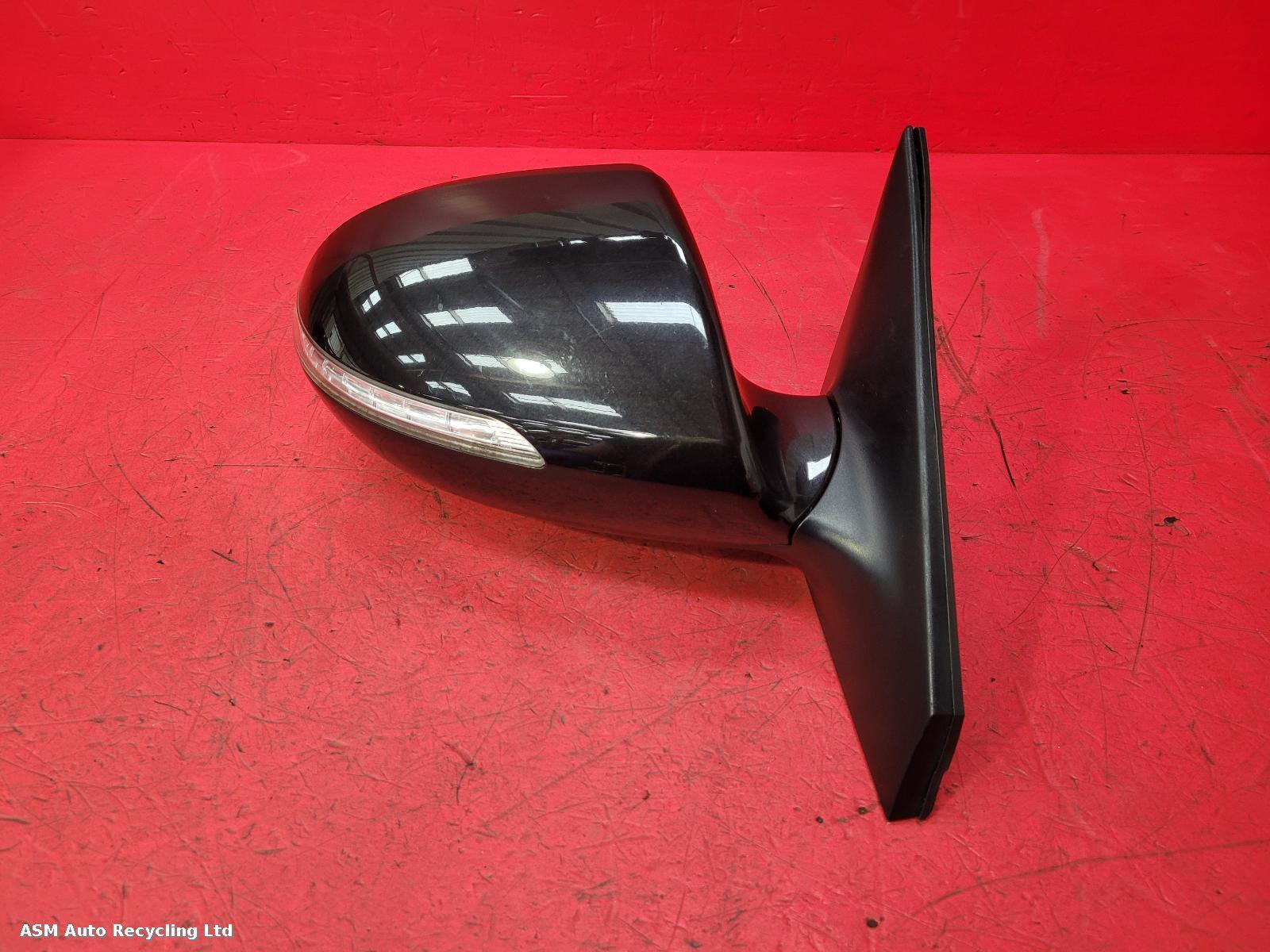 View Auto part R Door Mirror Kia Sportage 2011