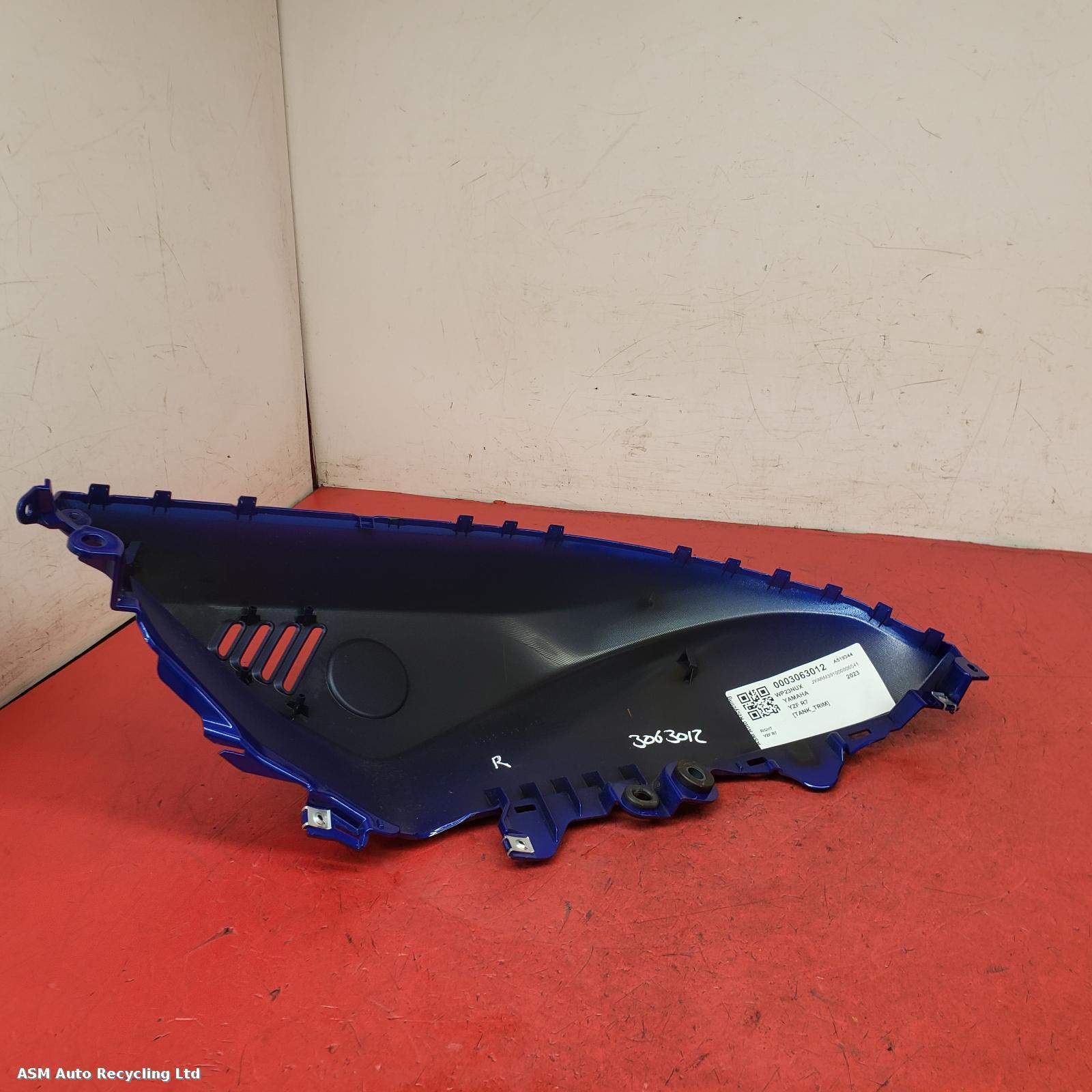 View Auto part Tank Trim Yamaha Yzf R7 2023