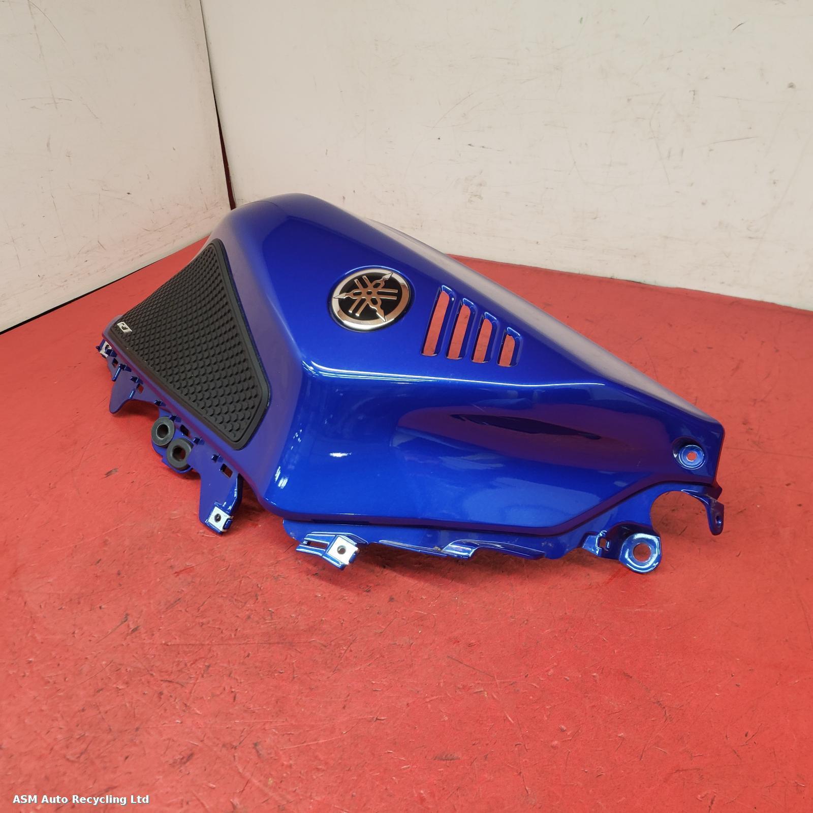 View Auto part Tank Trim Yamaha Yzf R7 2023