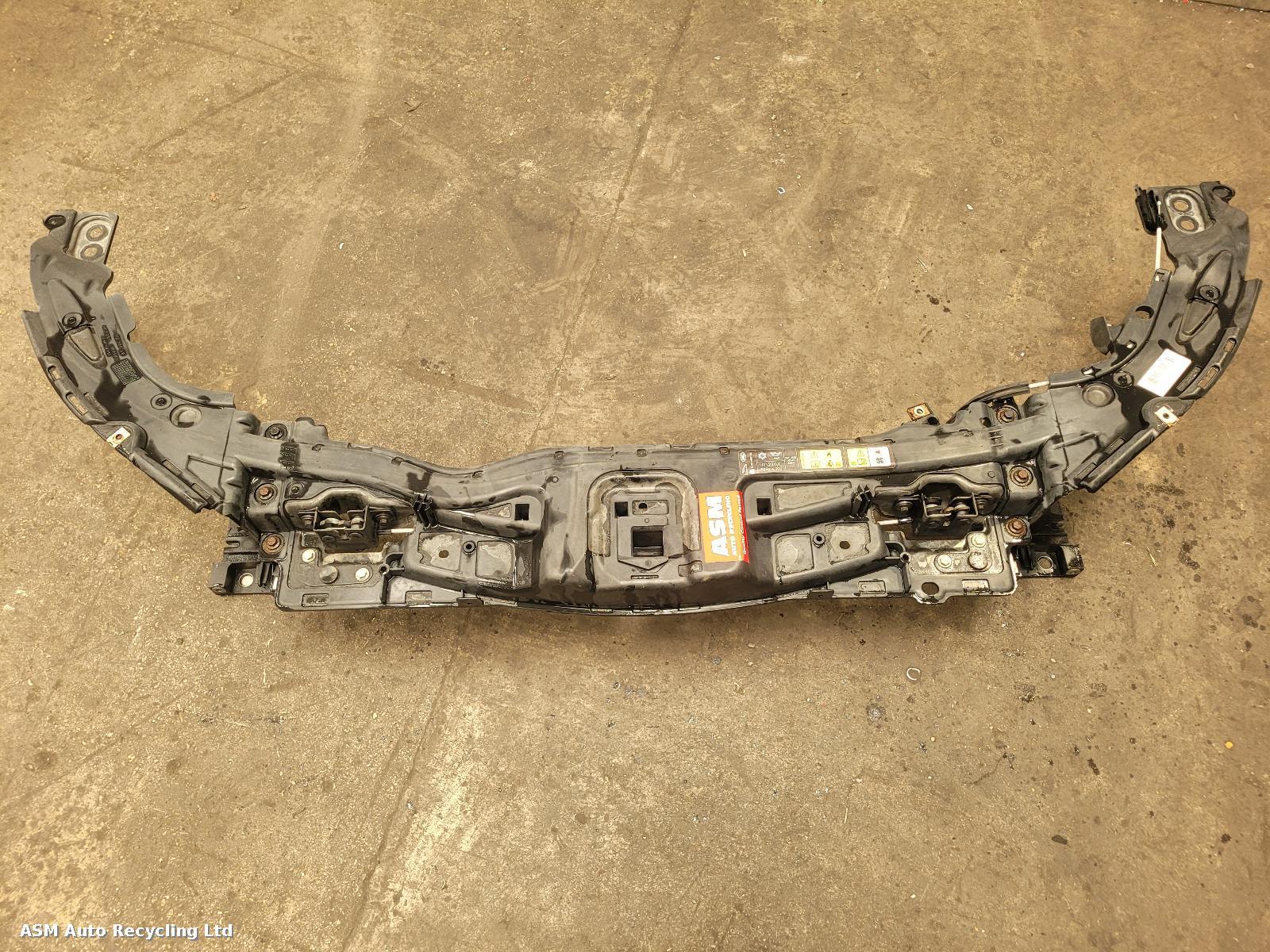 View Auto part Front Panel Land Rover Discovery Sport 2020