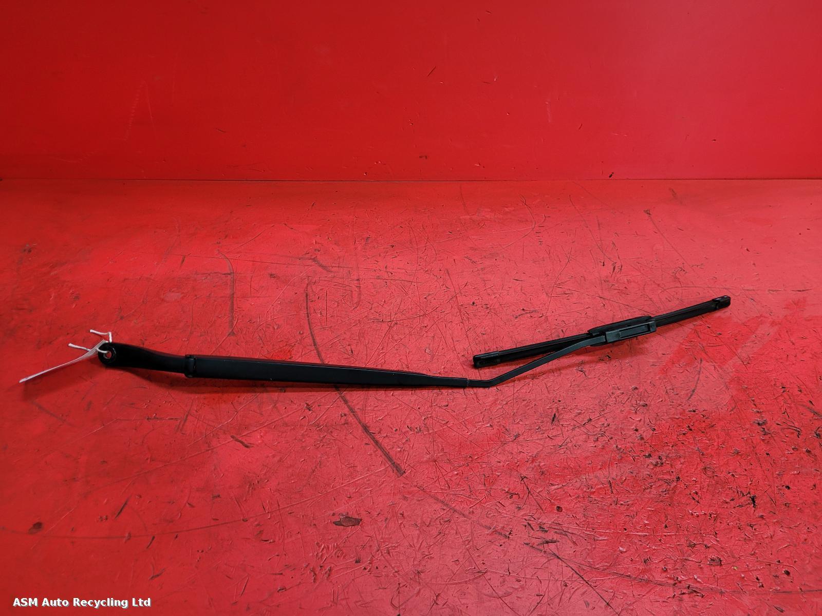 View Auto part Wiper Arm Renault Megane 2011