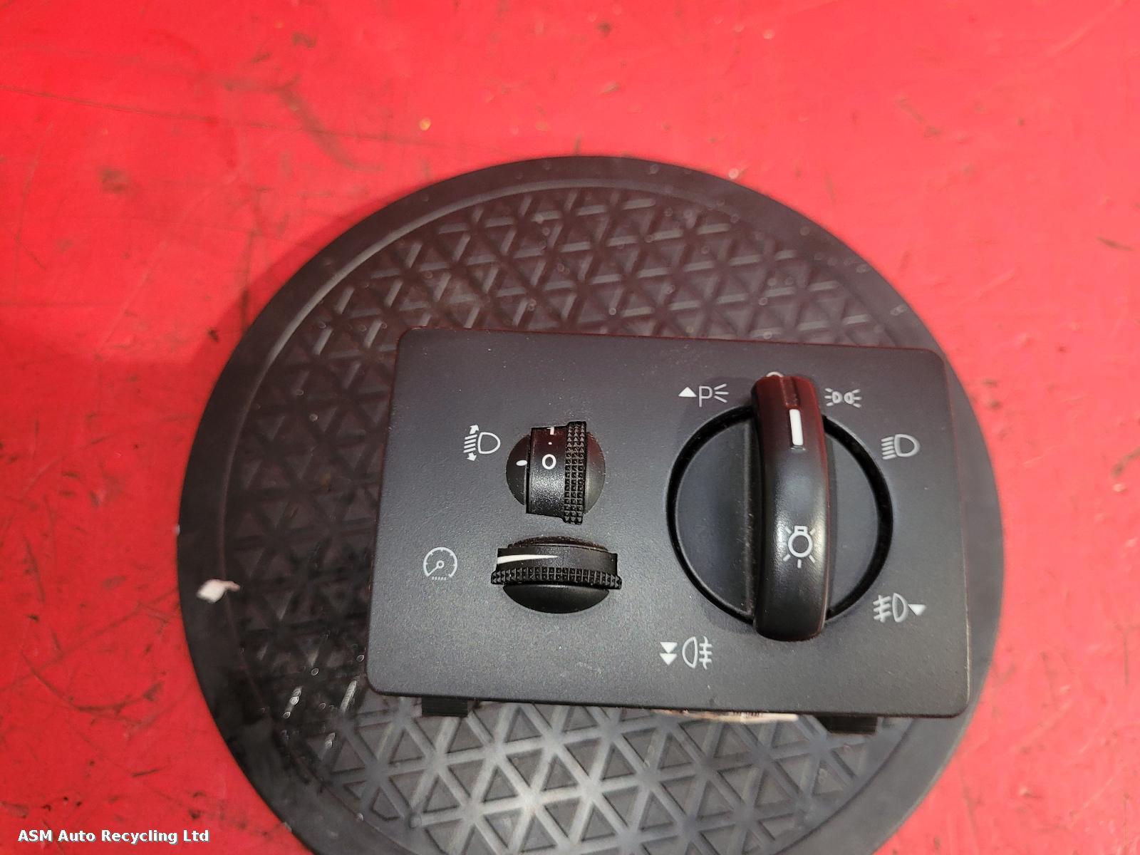 View Auto part Headlight Switch Ford Kuga 2010