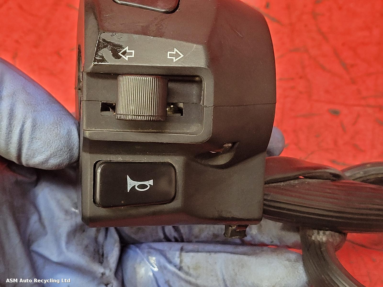 View Auto part LH Switch Gear Benelli Bn 125 2021