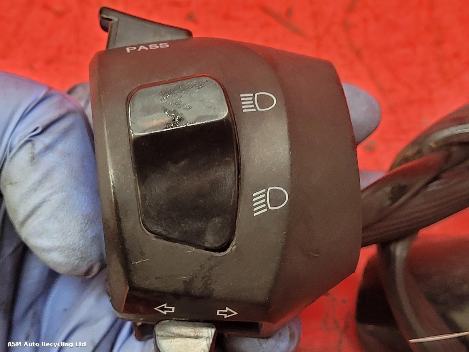 View Auto part LH Switch Gear Benelli Bn 125 2021