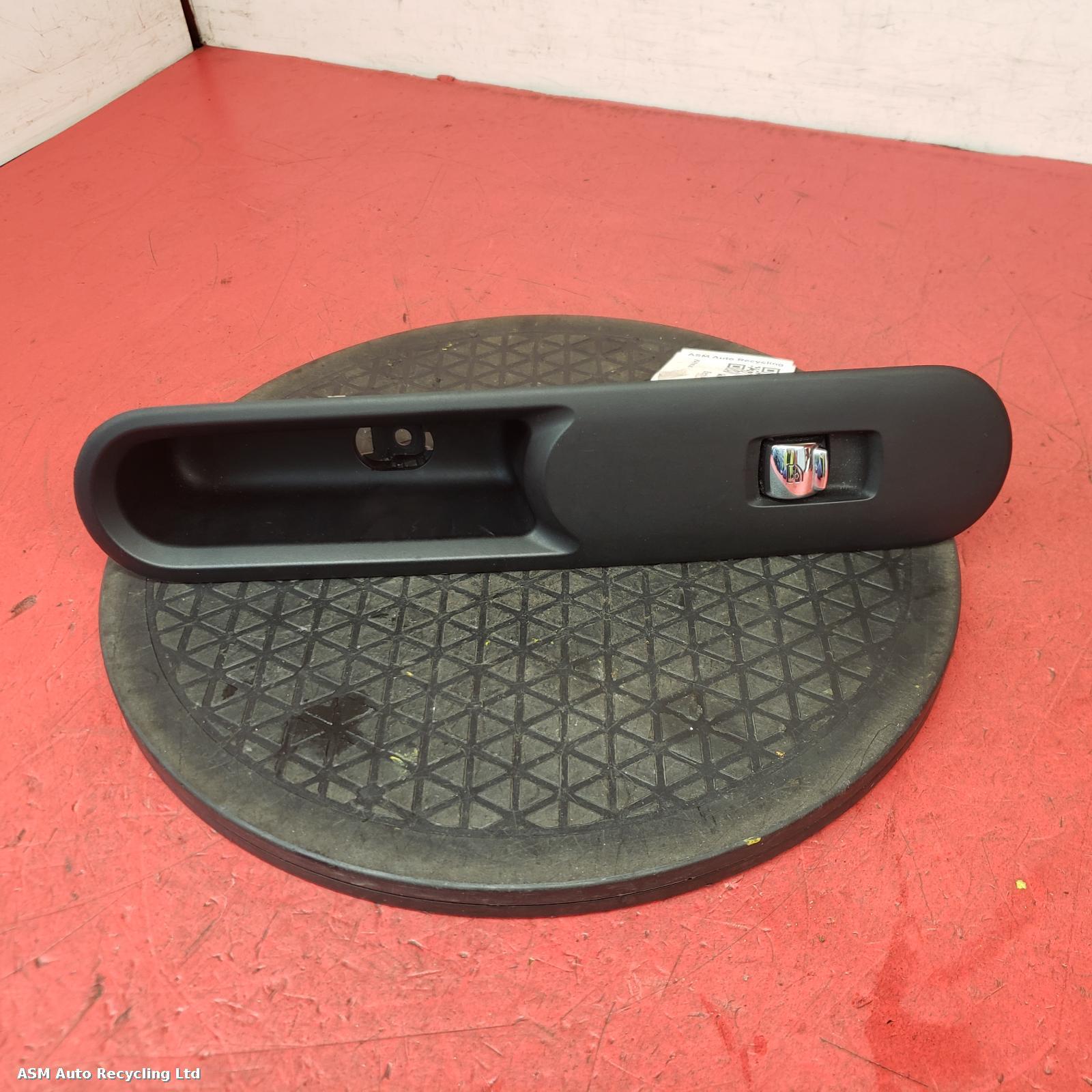 View Auto part Elect. Window Switch Mini (bmw) Clubman 2019