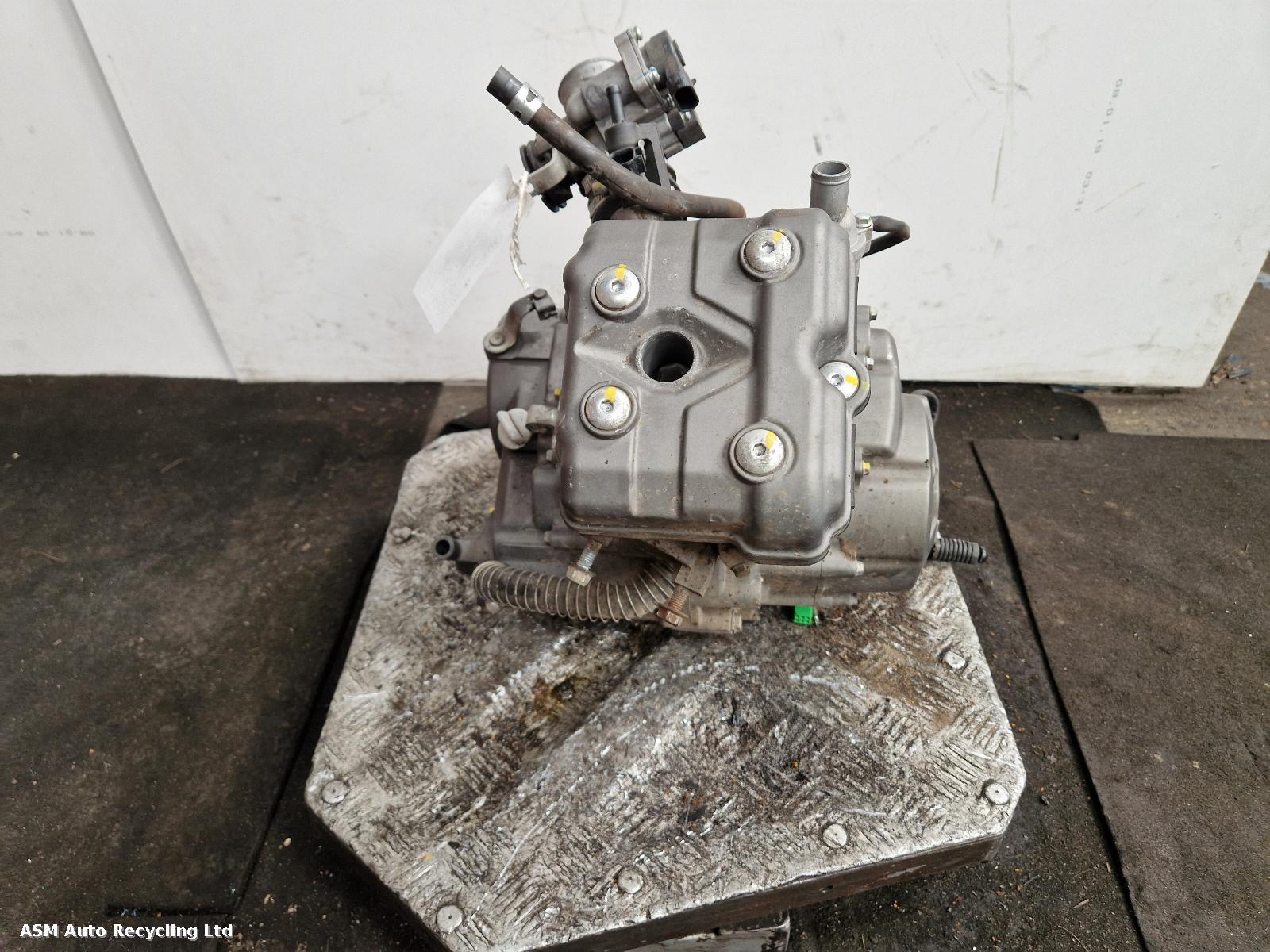 View Auto part Engine Bluroc Tracker 125 2023