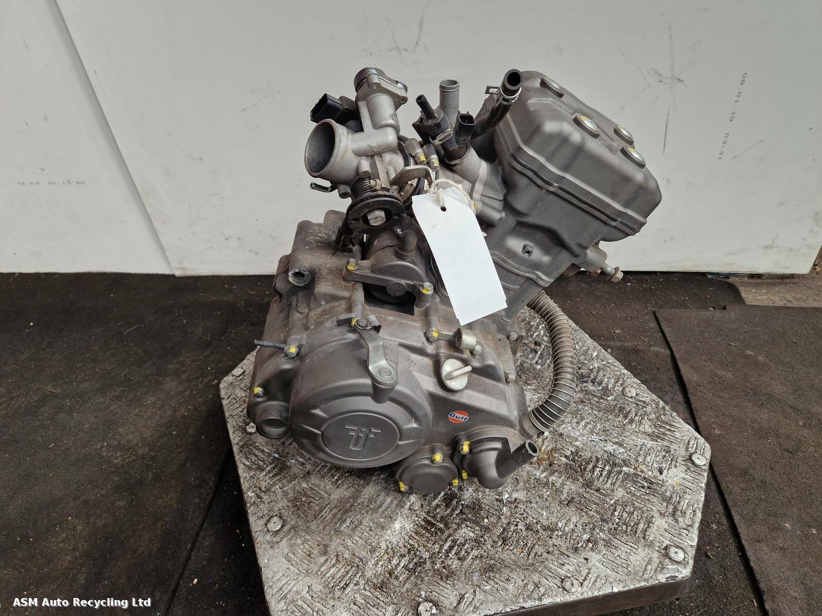 View Auto part Engine Bluroc Tracker 125 2023
