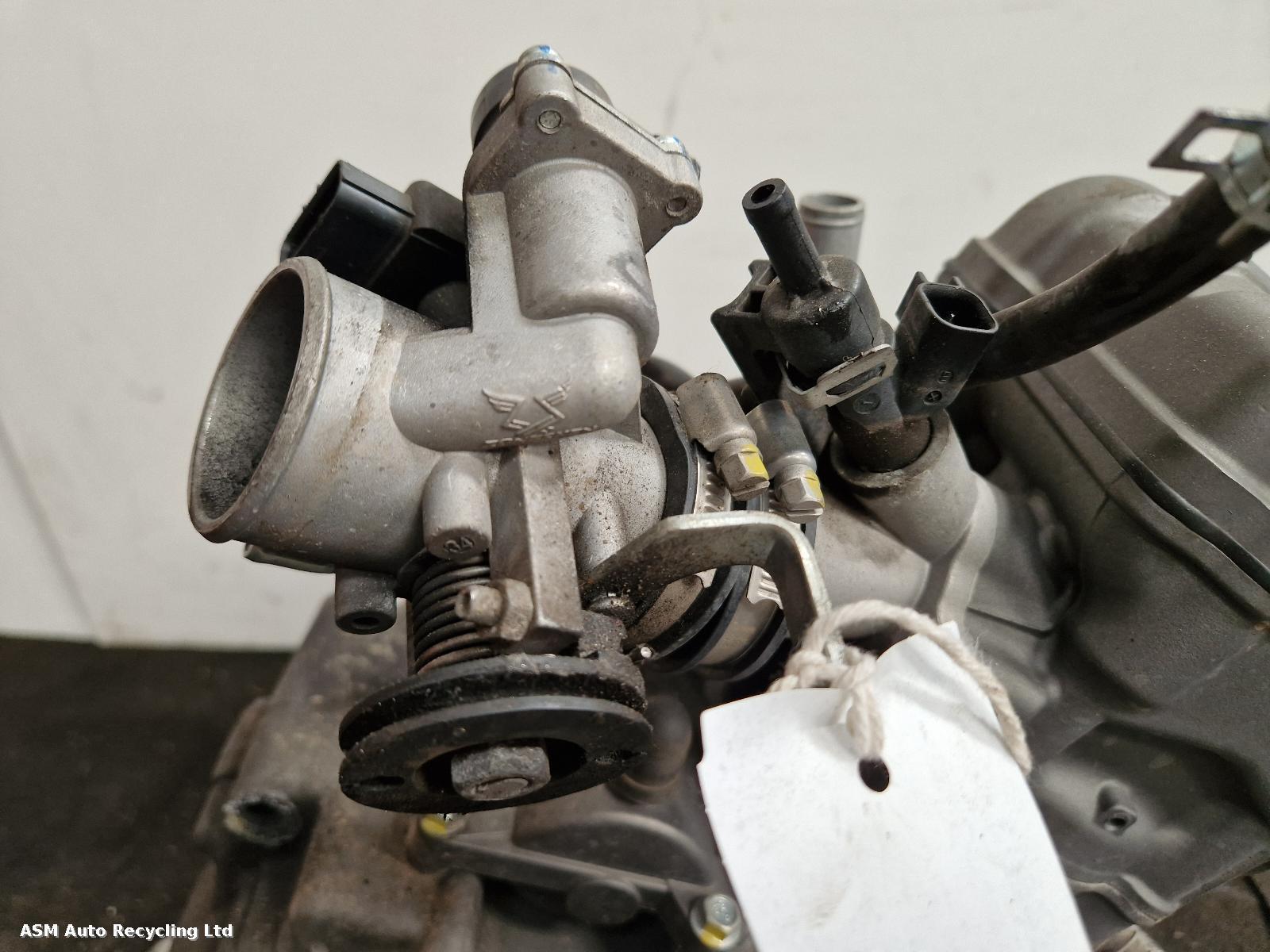View Auto part Engine Bluroc Tracker 125 2023