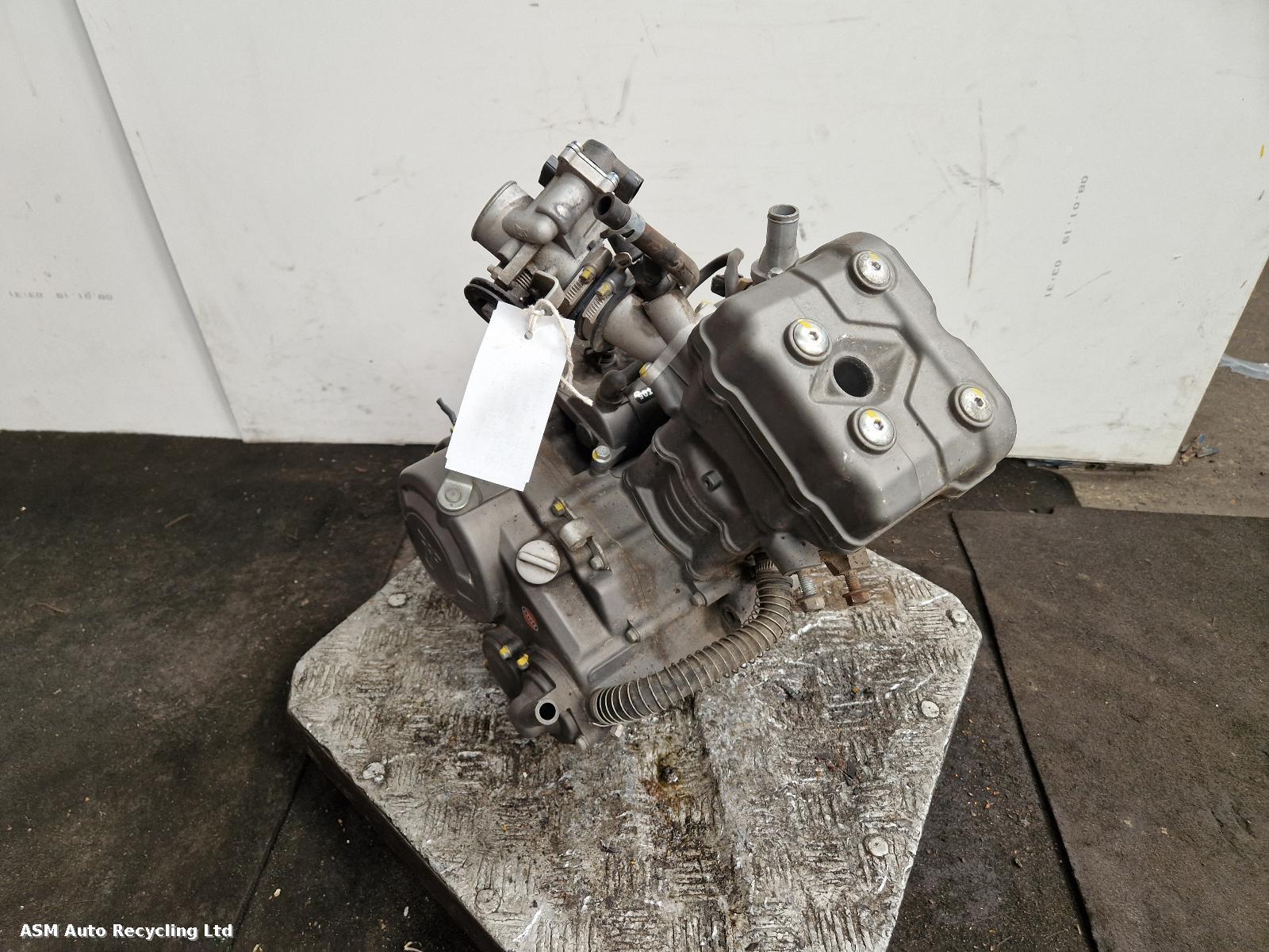View Auto part Engine Bluroc Tracker 125 2023