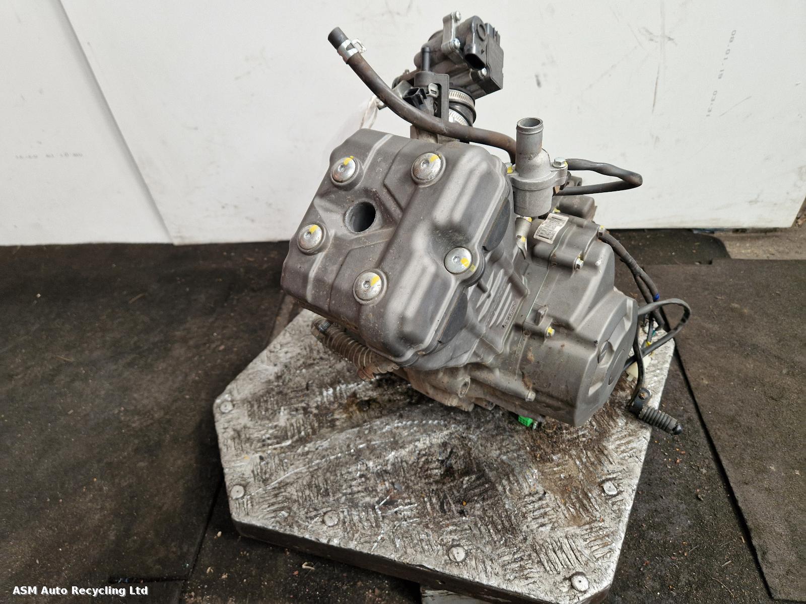 View Auto part Engine Bluroc Tracker 125 2023