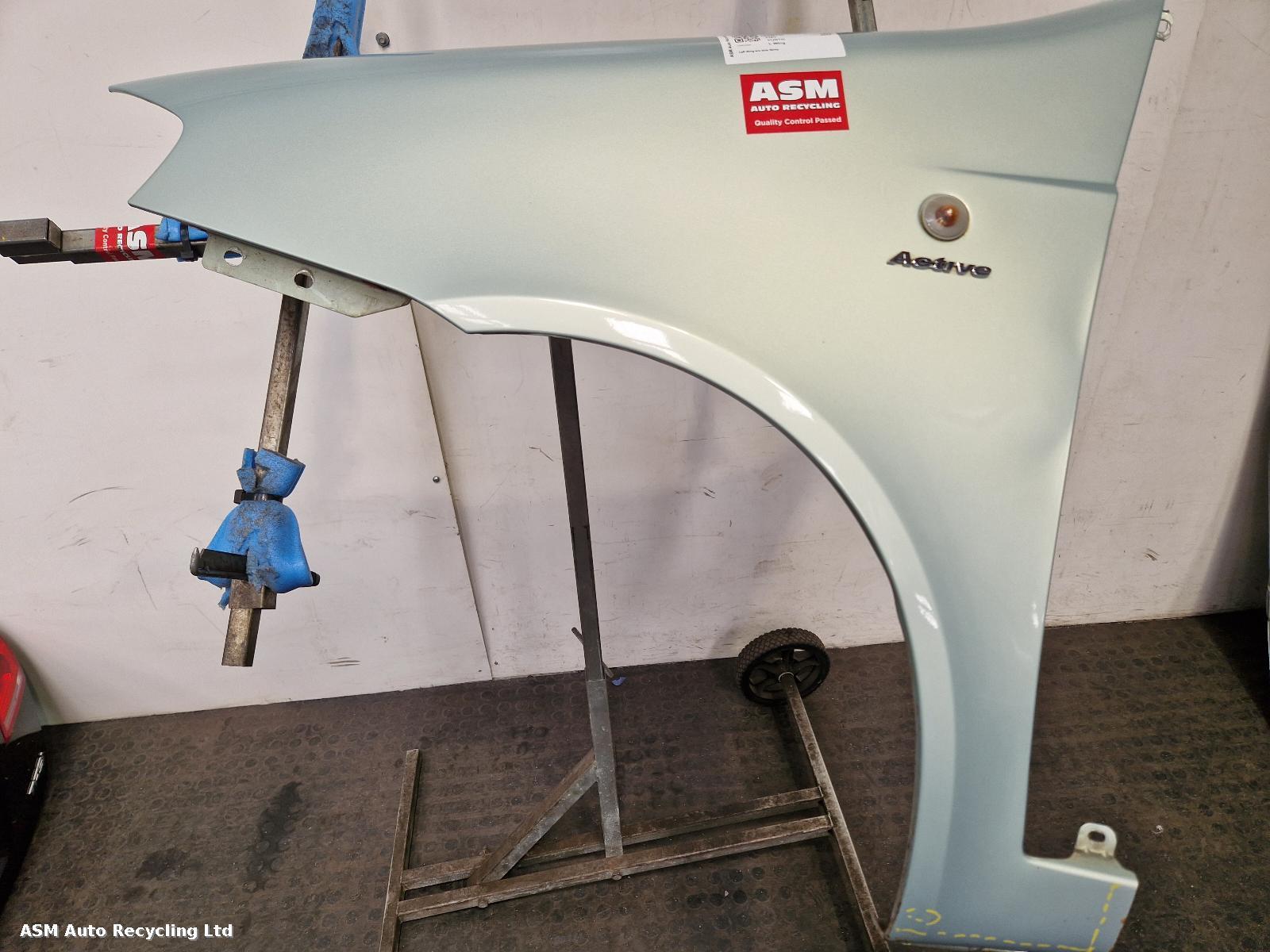 View Auto part L Wing Fiat Punto 2004