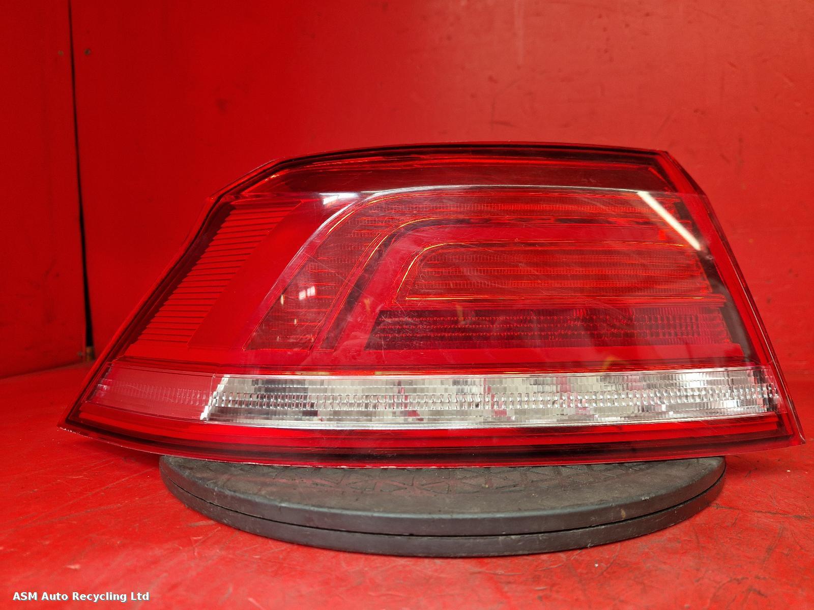 View Auto part L Taillight Volkswagen Passat 2015